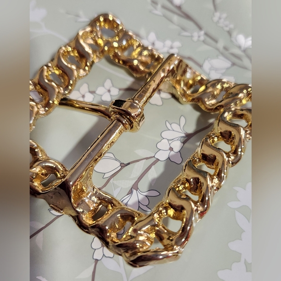 Shiny Gold Rounded Chain Link Belt Buckle - Picture 2 of 8